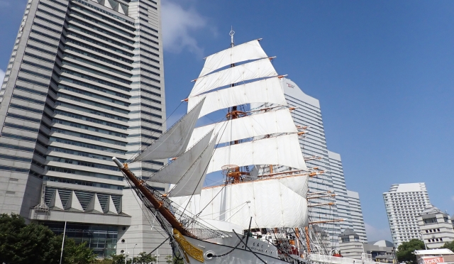 近代帆船の日本丸