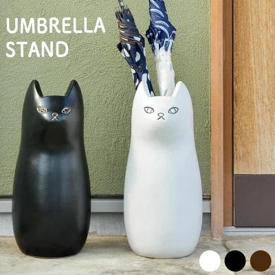 ちょこんと座る猫の傘立て